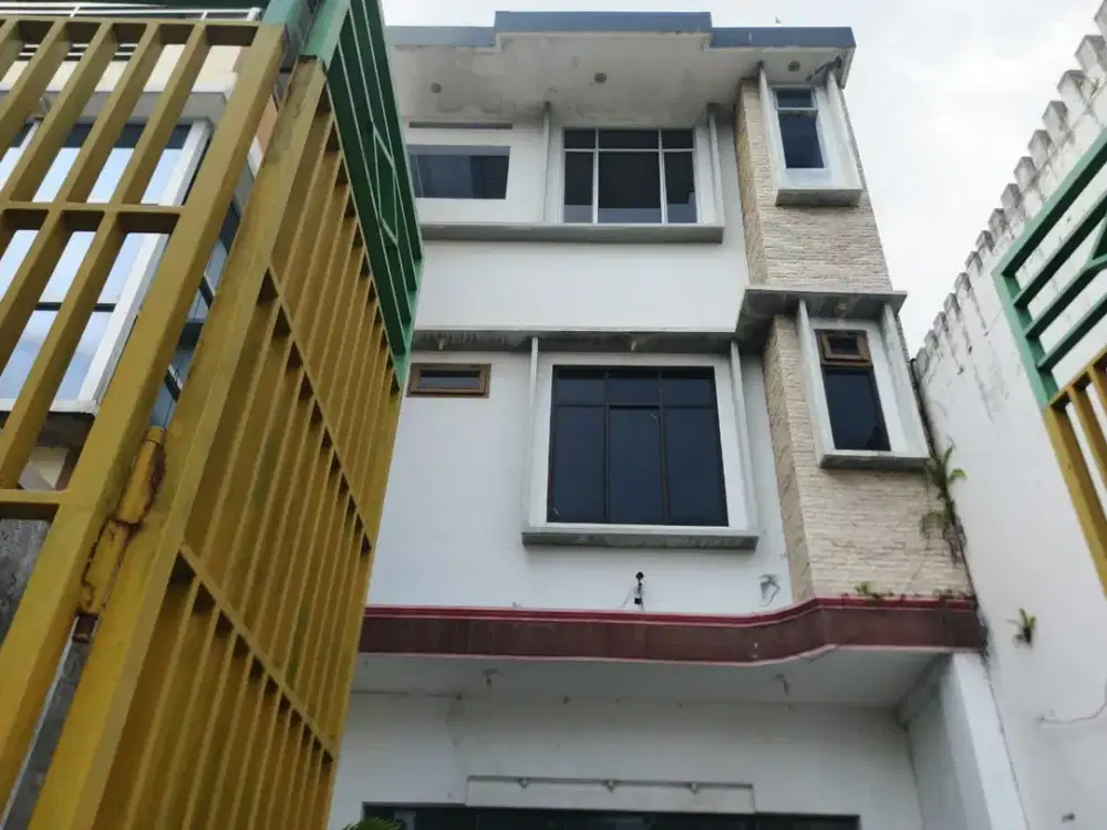 Dijual Ruko 3Lt Strategis di Jln Lawu Karanganyar Jawa Tengah