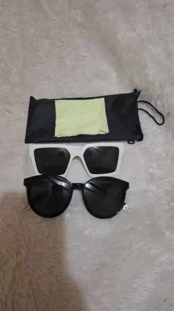 B1G2 Kacamata Hitam Fashion Wanita