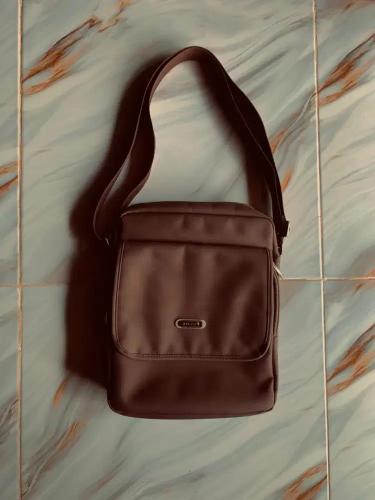 Tas Selempang Pria/Wanita Minimalis Delco - Brown Classy by ELIZABETH