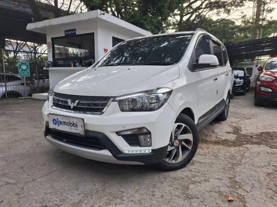 DP MURAH Wuling Confero S 1.5 L Bensin-MT 2018 Hitam C7NJD