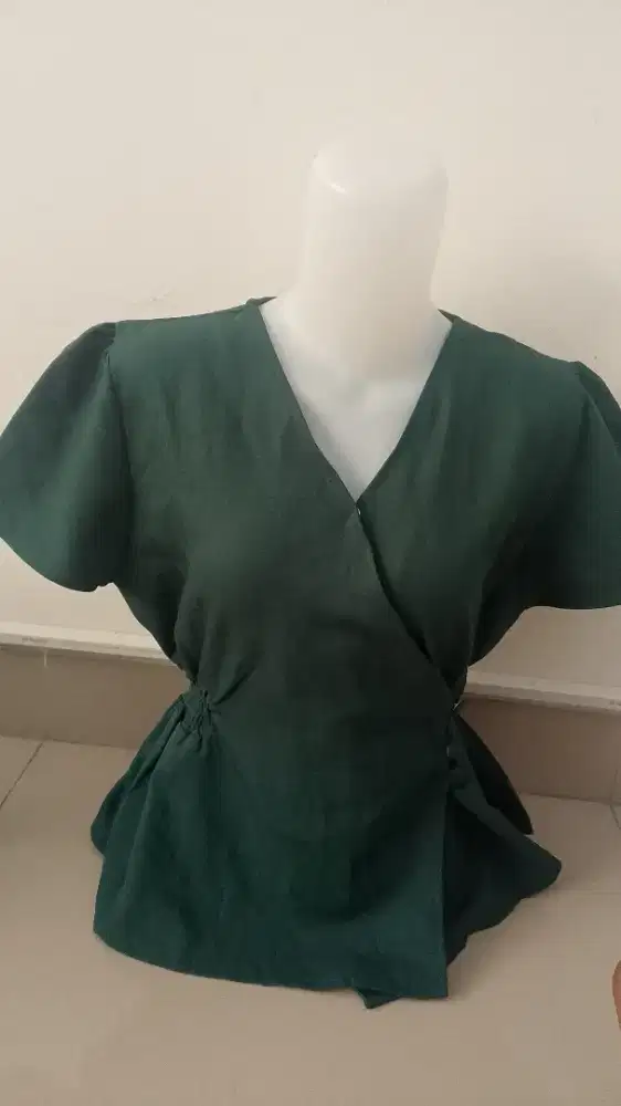 Baju atasan bekas
