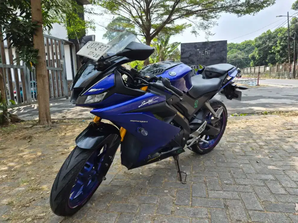 Dijual Yamaha R15 V3 tahun 2018 surat lengkap