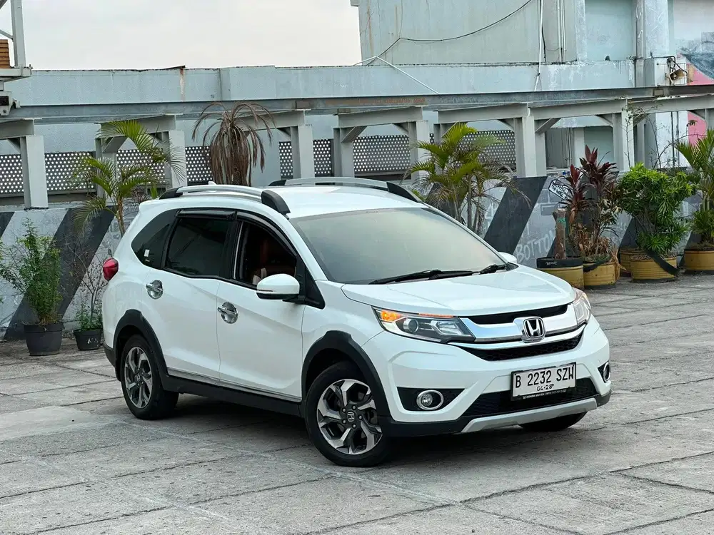 KM 45rb LOW !! DP 18jt BRV E CVT MATIC 2017 !! HONDA MATIC MURAH !!