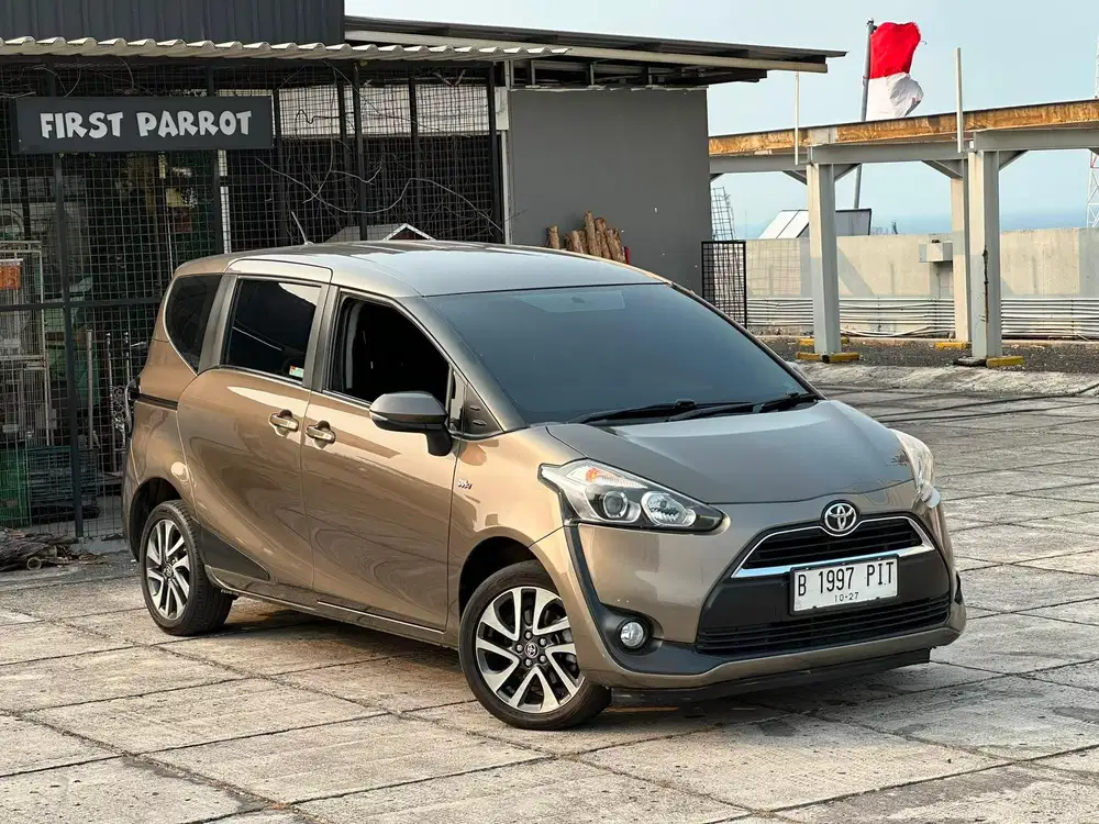 PALING MURAH !! DP 10jt TOYOTA SIENTA V AT MATIC 2017 !! TERMURAH !!