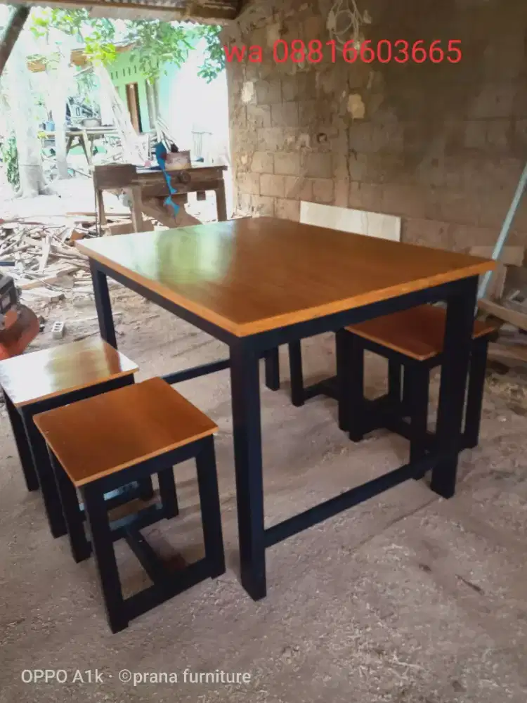 Meja kursi cafe dan warteg