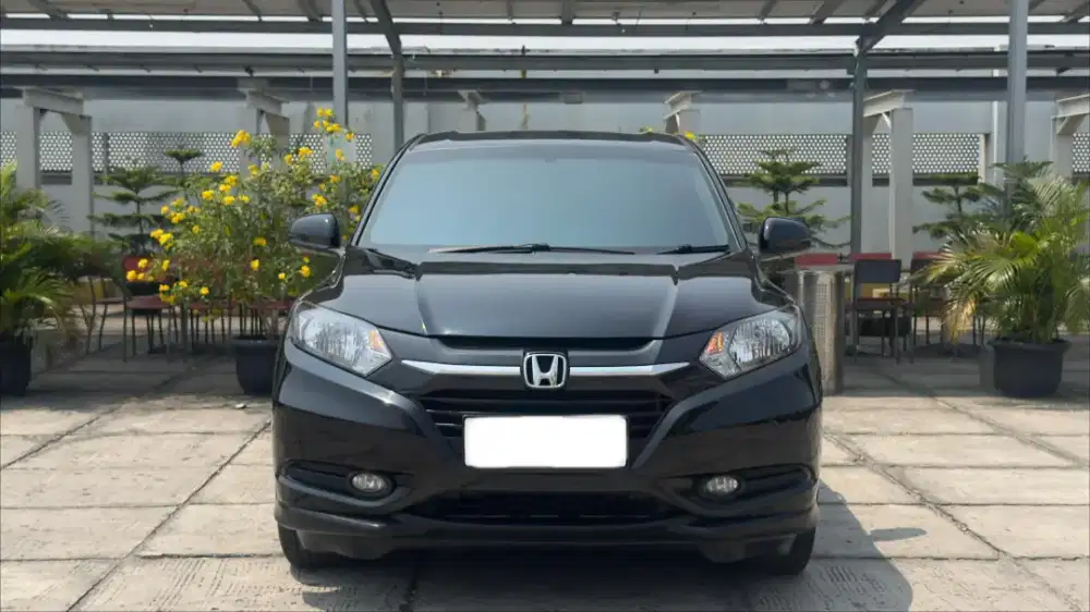 HONDA HR-V 1.5 E HITAM, 2016