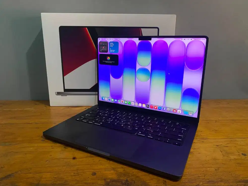 MacBook Pro M3 Pro 18GB | iBox | Battery 95% | Mulus Siap Pakai