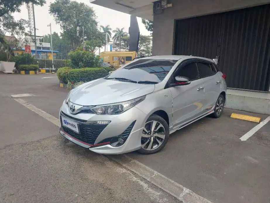 Toyota Yaris 1.5 TRD Sportivo Bensin-AT 2018 Silver