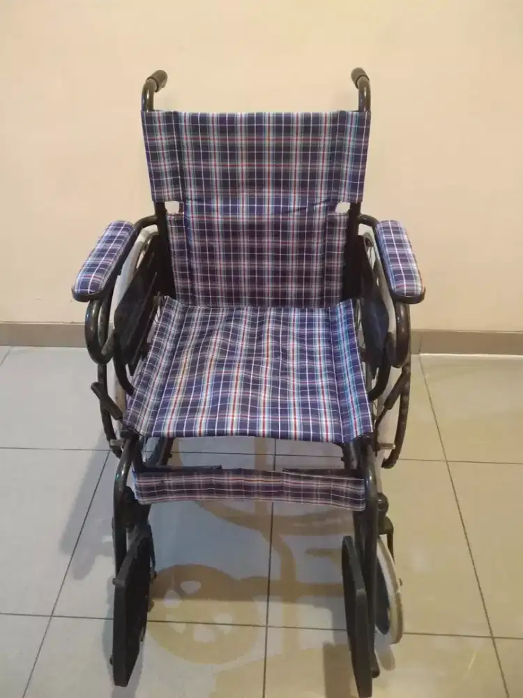 Kursi roda merek Galena