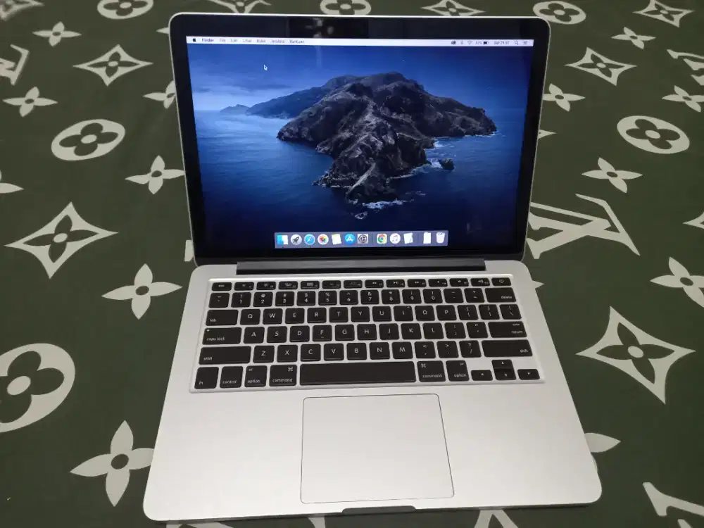 Macbook Pro 2013 Ram 8/256 Batangan normal..