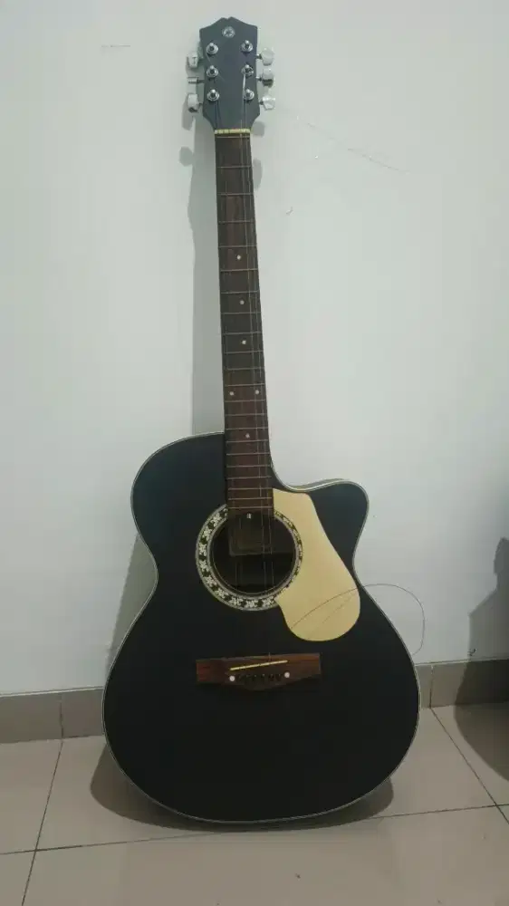 Gitar Bekas Yamaha G-610