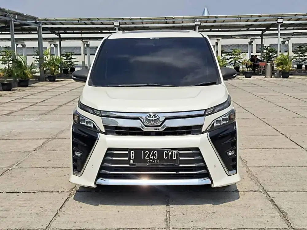 DP 15JT SAJA TOYOTA VOXY 2.0 AT MATIC AUTOMATIC 2018 PUTIH SIAP PAKAI