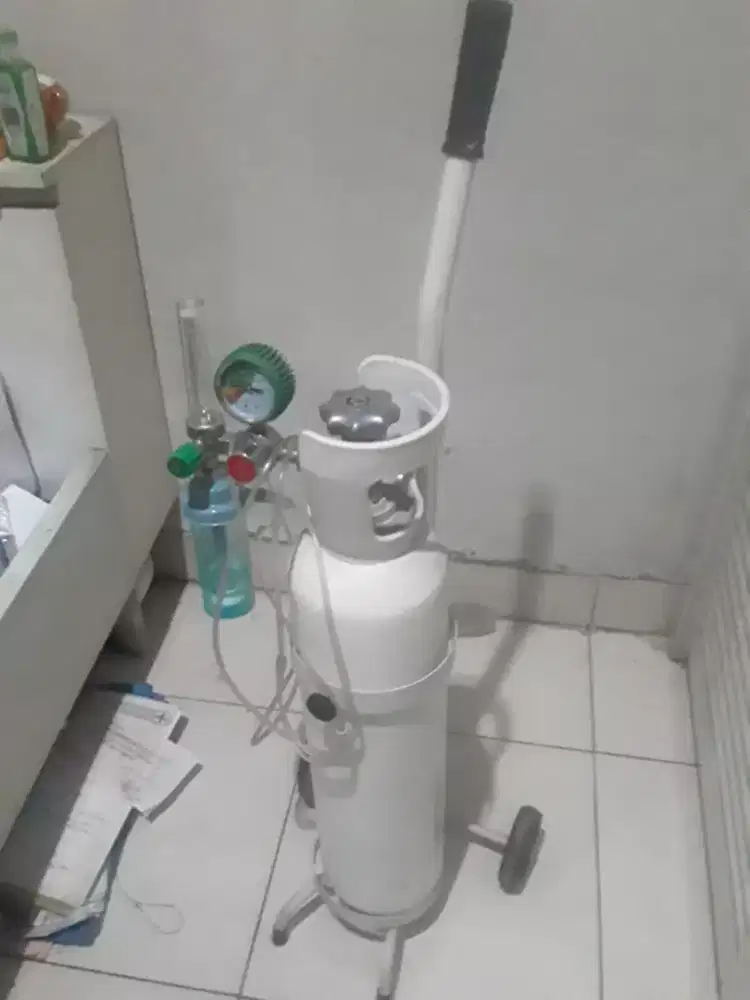 Tabung Oksigen putih