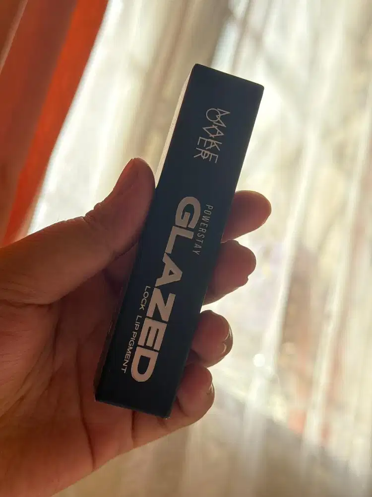 Make over Lip Glazed powerstay shade D20 Dazed