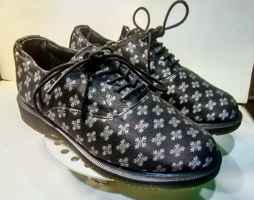 Size 37 - Dr. Martens - Sepatu Unisex Casual Oxford Keren Kekinian