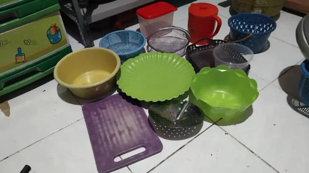 Membeli perabotan rumah tangga