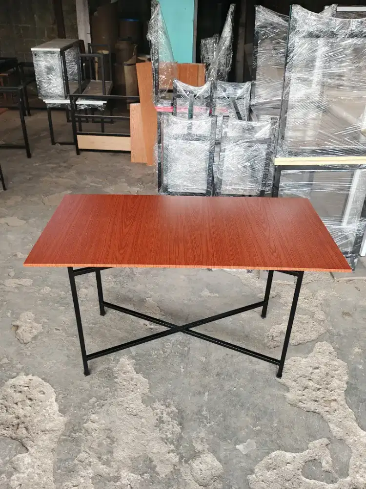 Meja Lipat meli silang / Cocok untuk bazar atau CFD