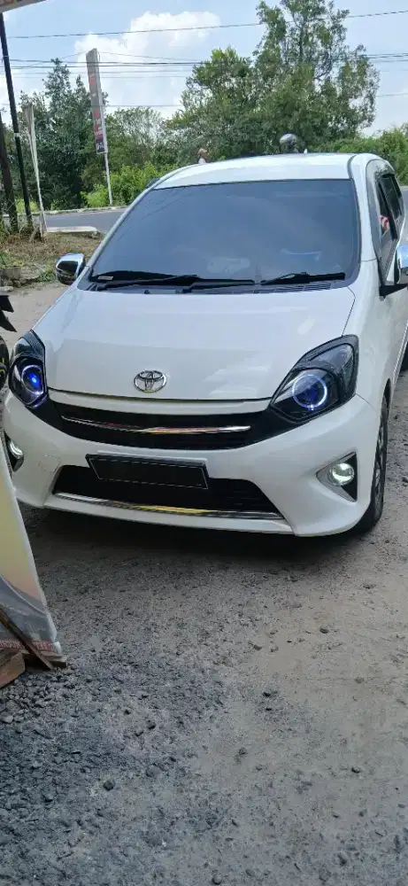 Jual mobil kesayangan,