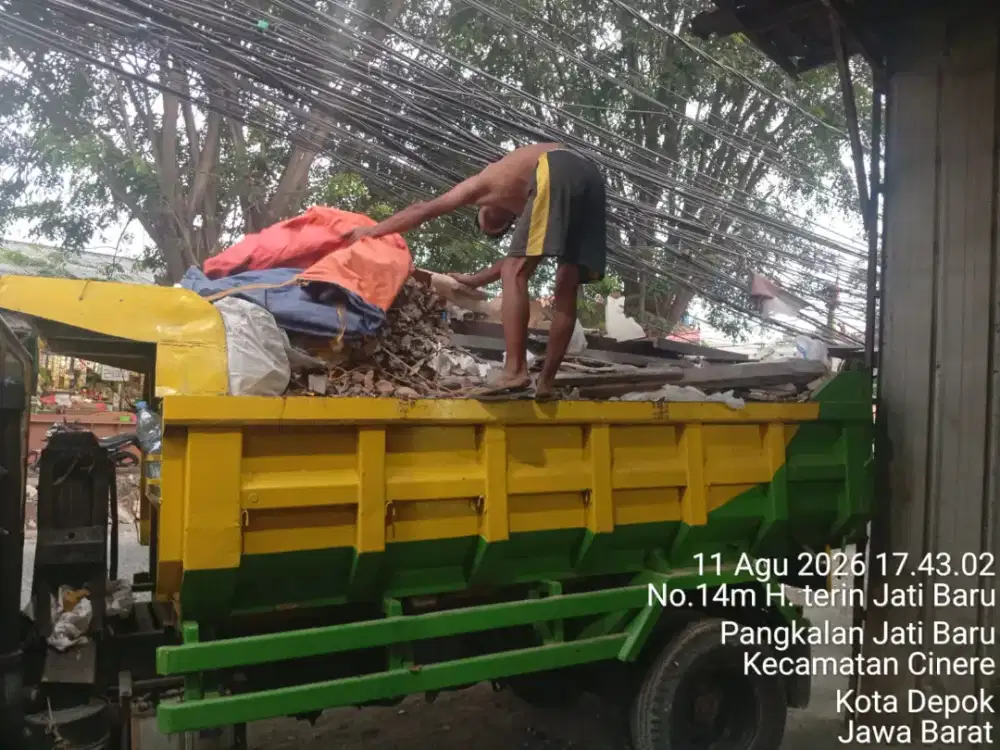 Jasa buang puing dan tanah urugan