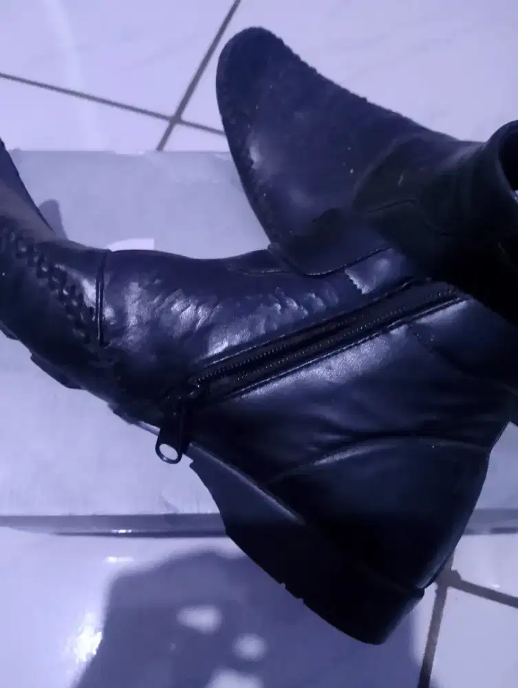 Jual sepatu bekas