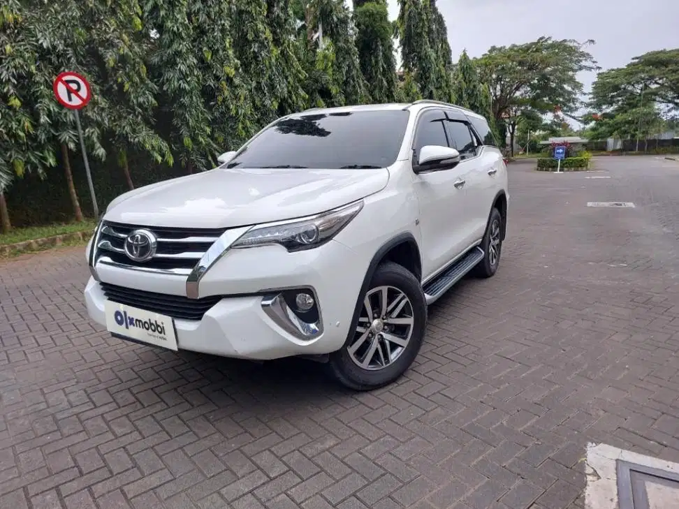 LOW DP Toyota Fortuner 2.7 4x2 SRZ Bensin-AT 2017 NCT