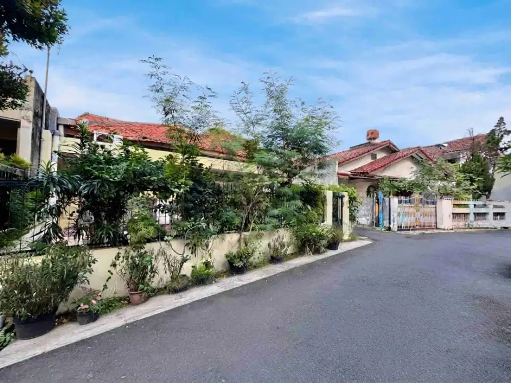 RUMAH HITUNG TANAH & AKSES JALAN 2 MOBIL!