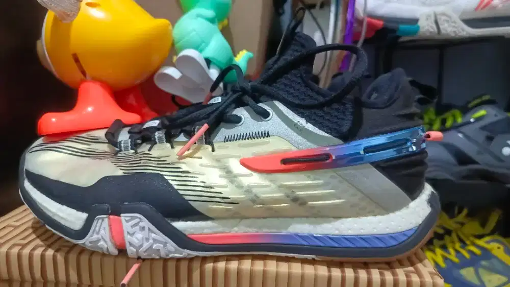 LI-NING SAGA PRO