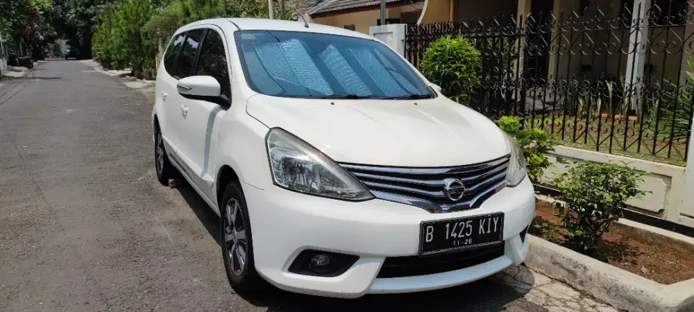 Nissan Grand Livina XV M/T 2016