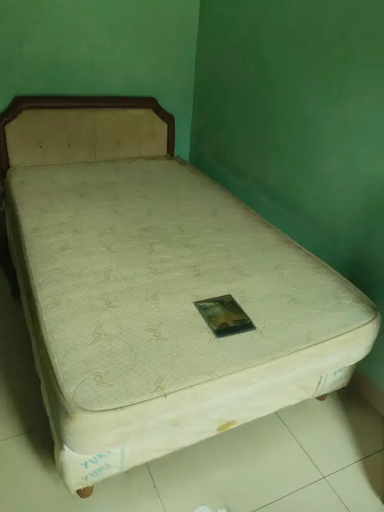 1 Set Springbed+Dipan Merk Yuki