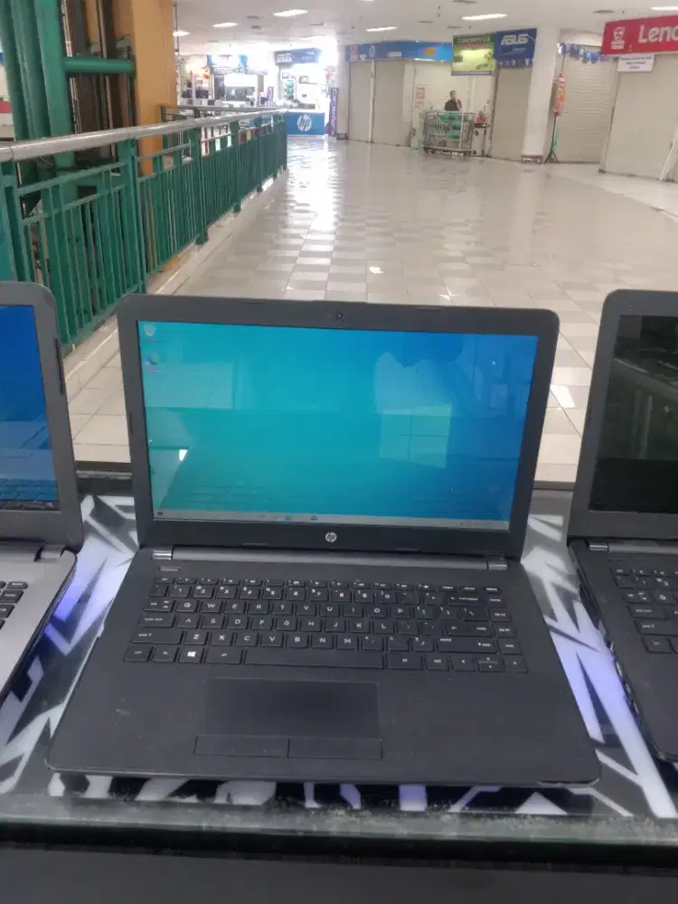 Laptop hp AMD E2-9000