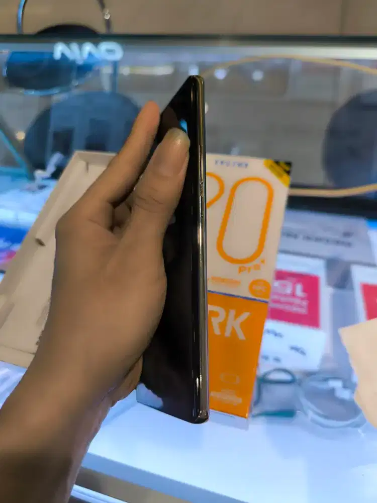 Tecno ( spark 20 pro + )