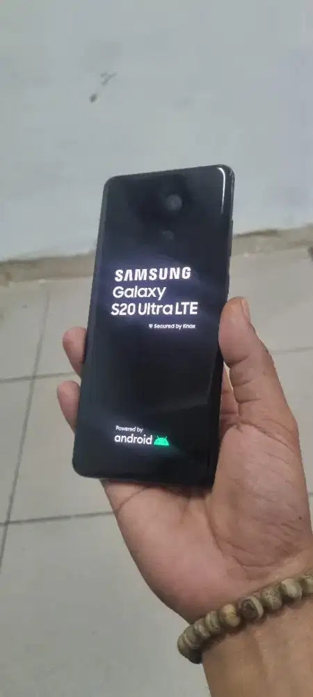 Dijual Hp samsung s20 ultra ram 12 /128 Kondisi Normal semuanya
