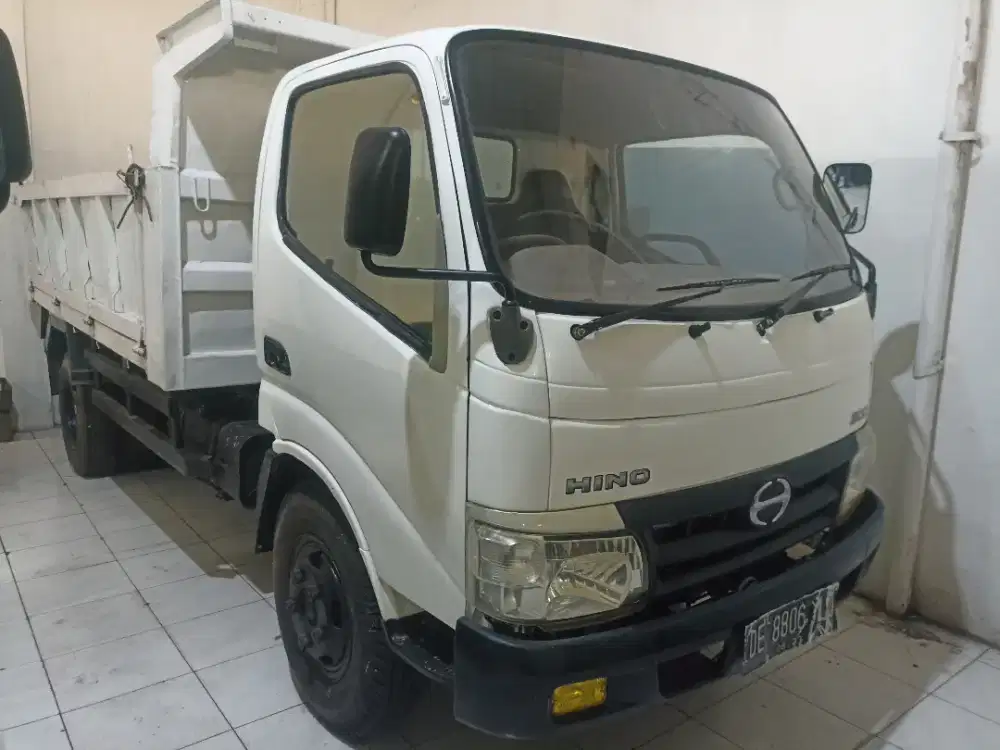 Hino Dutro 130HD Dump Tahun 2011 Euro 2