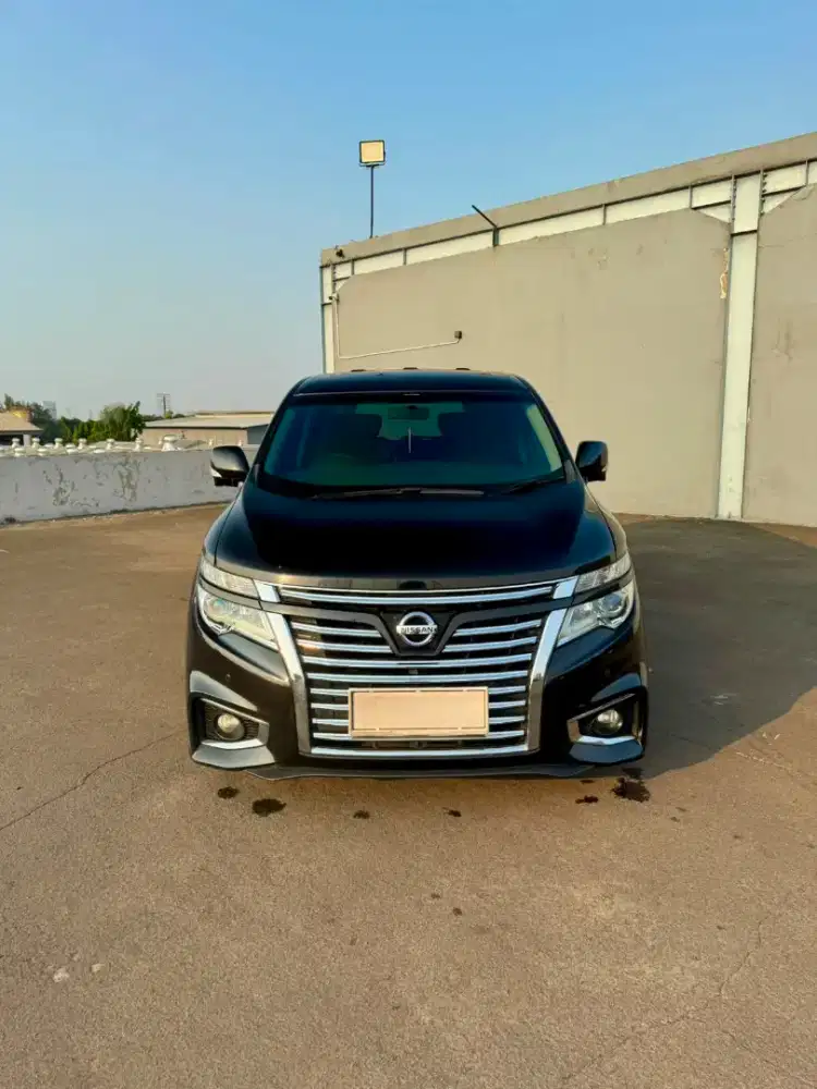 Nissan Elgrand HWS 2,5 Nik 2014