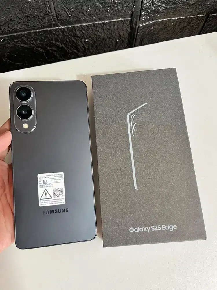 Samsung s25 edge 12/512gb like new