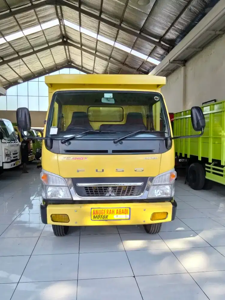 Mitsubishi canter light truck 2024