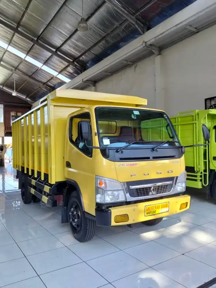 Mitsubishi canter light truck 2024