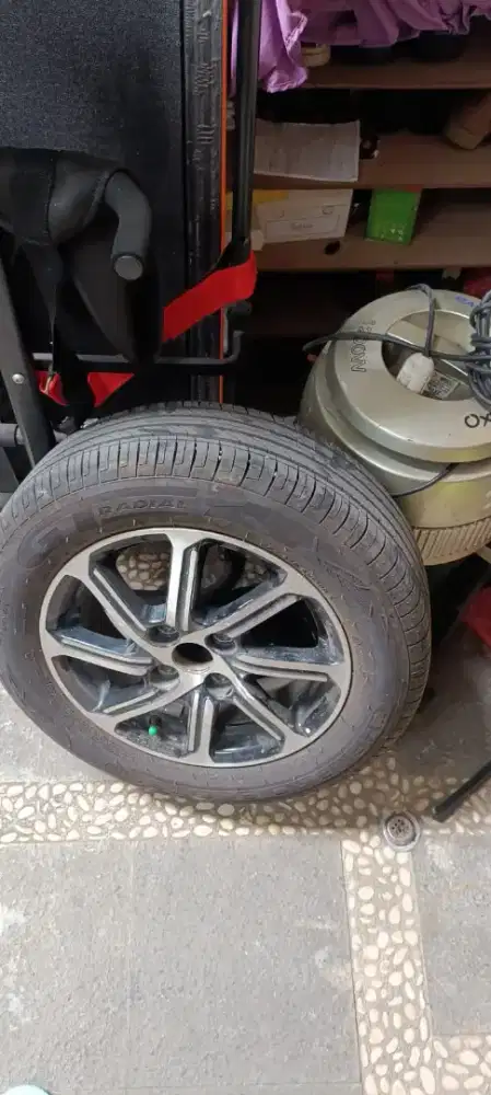 Jual velg + ban serep mobil calya sigra dan AKI