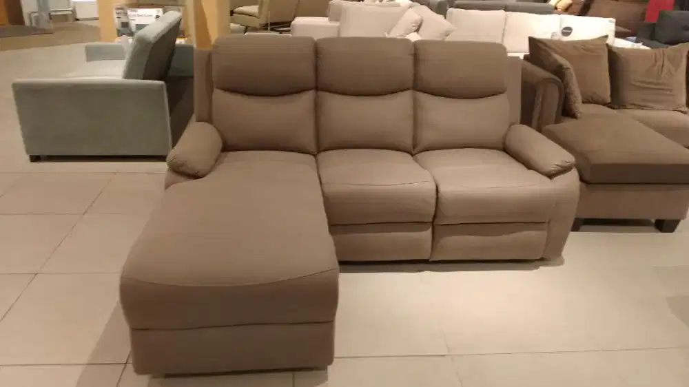 Sofa bisa di geser kiri kanan