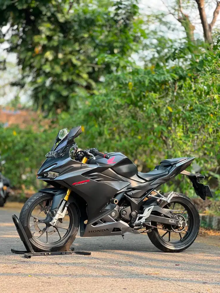 HONDA NEW CBR 150R 2022 HITAM KM 7K PAJAK PANJANG ANTI REWEL
