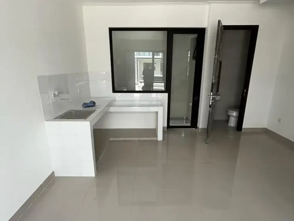 Dijual Rumah Milenial Cluster California Pik2, Uk. 4,5X10, 2 Lantai, Harga : Rp 950 Juta, SHM