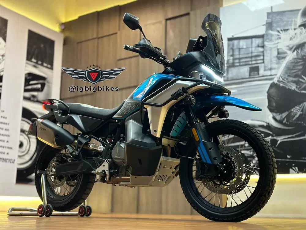 CF Moto 800 MTX 2025