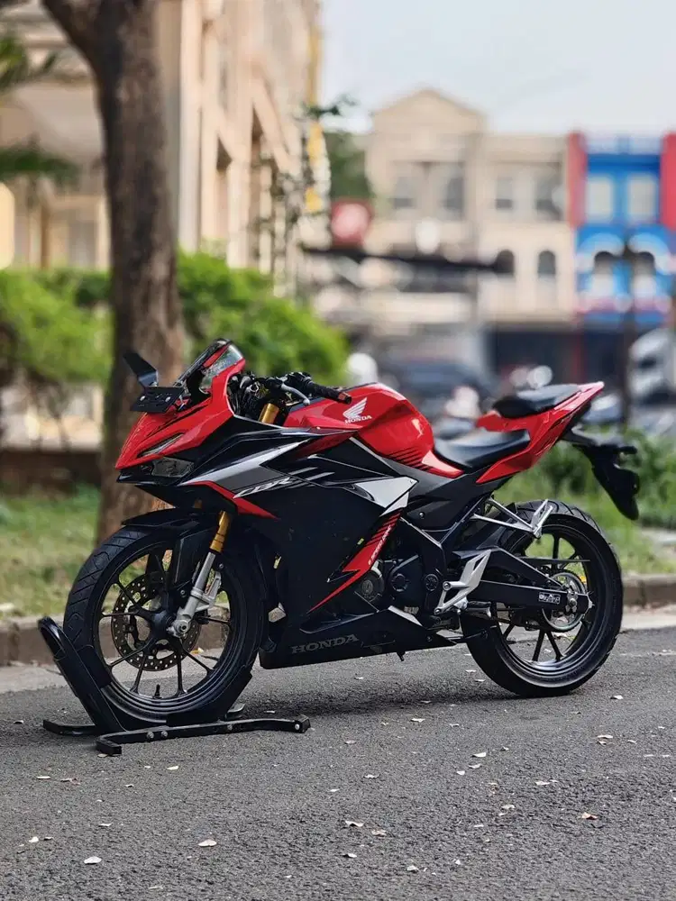 HONDA NEW CBR 150R MERAH 2022 KM 10K PAJAK PANJANG TANPA PR