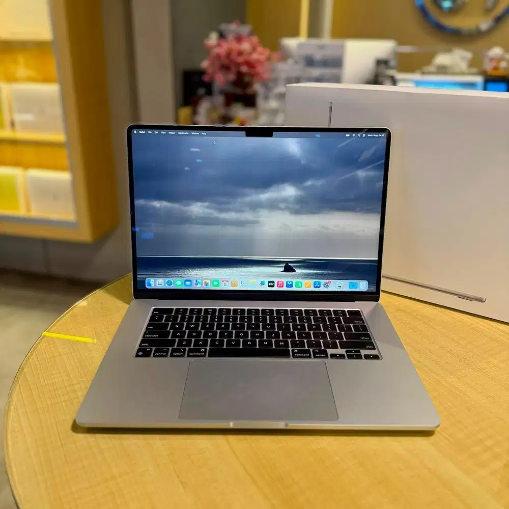 Macbook Air M2 15 8/256 garansi resmi