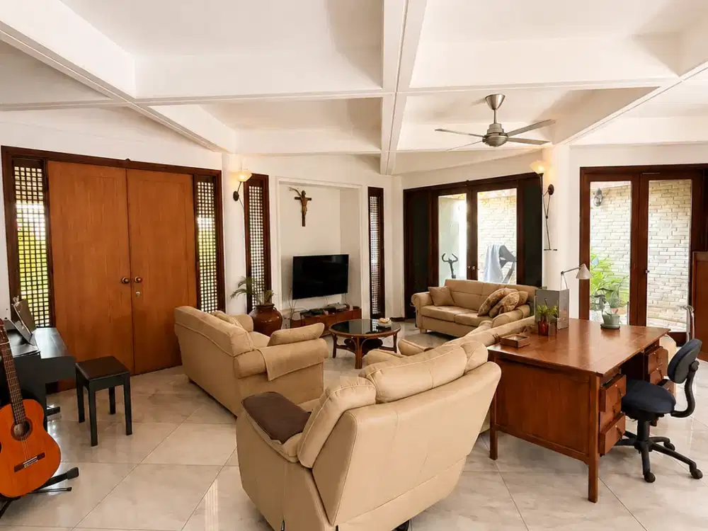 Dijual Rumah Permata Hijau Jl Biduri SHM 3+1 Kamar Tidur Rp16 Miliar