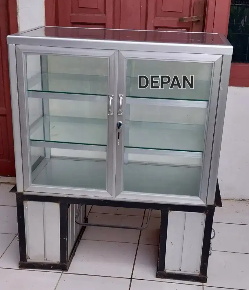DI JUAL Etalase