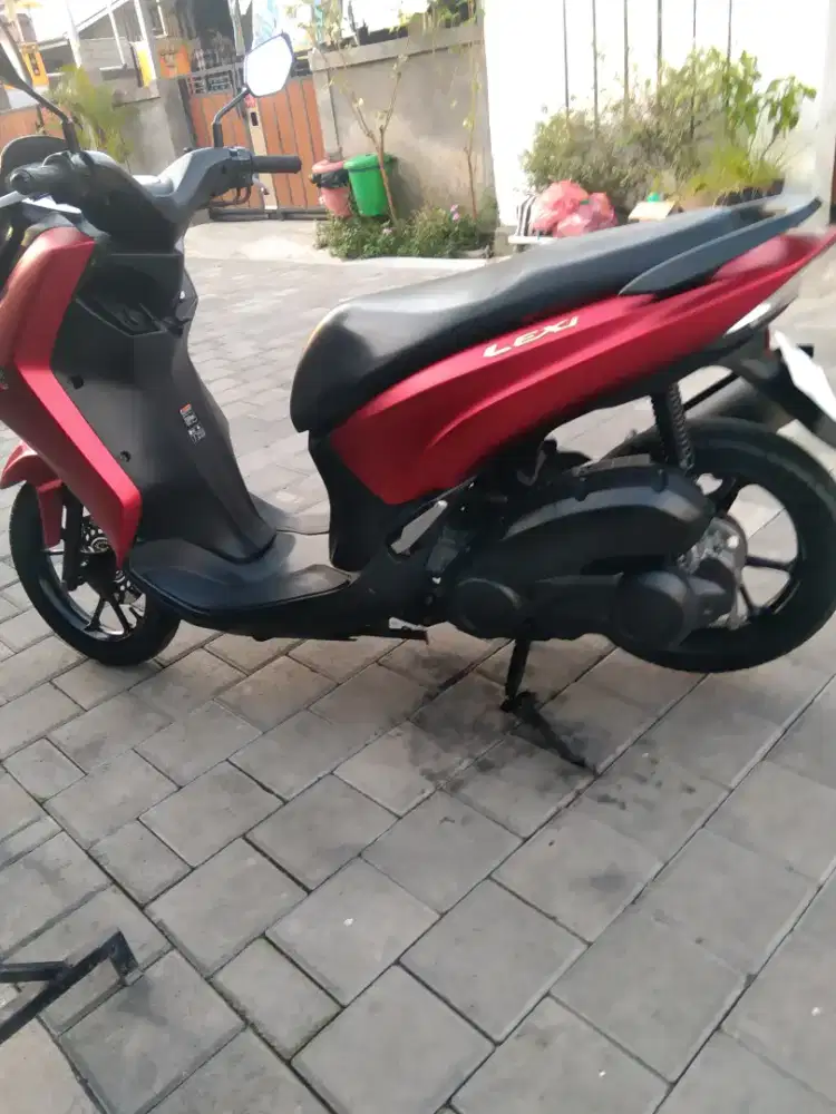 yamaha lexi merah doff mulus siap pakai