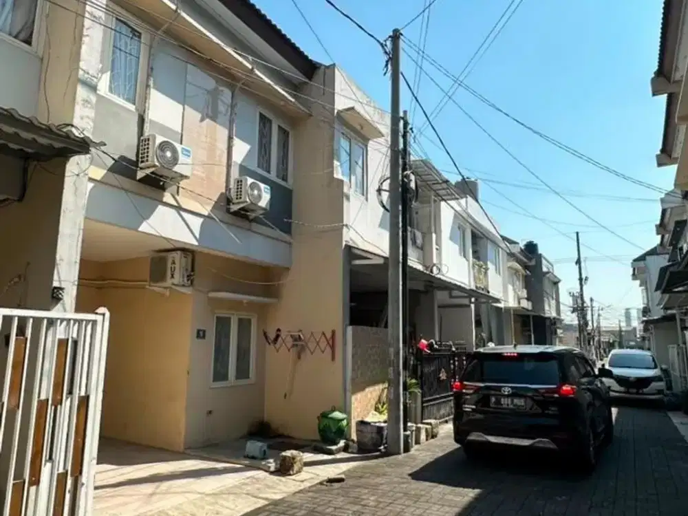 Rumah Town House Kutisari KOSONGAN