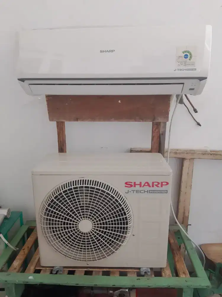 AC Sharp Inverter 1PK plus Pasang terima dingin Bergaransi