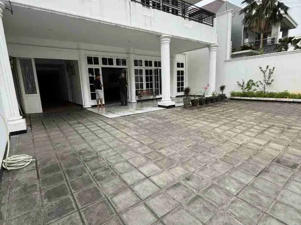 Rumah  Lama Siap Huni Di Menteng Jakarta Pusat